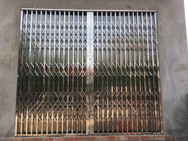  cửa xếp Inox 3