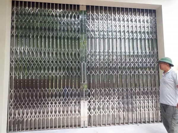  cửa xếp Inox 7