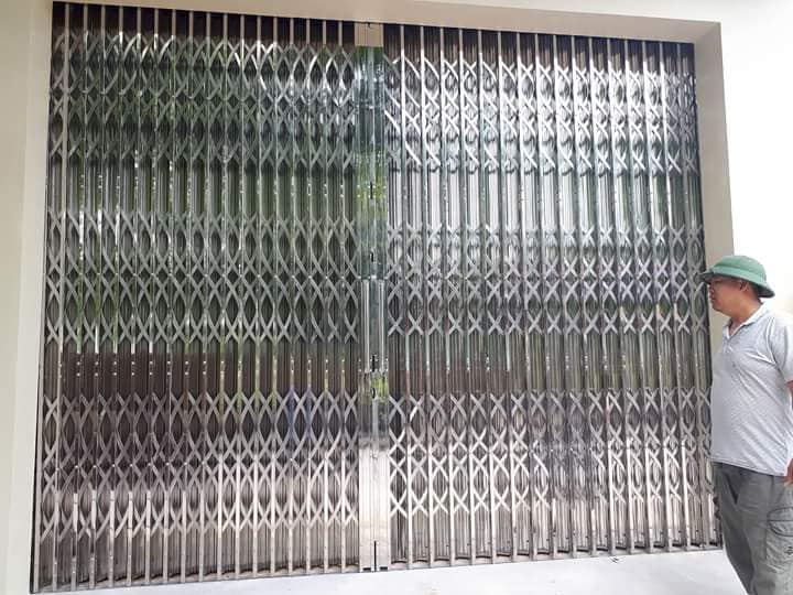 cửa xếp Inox 7